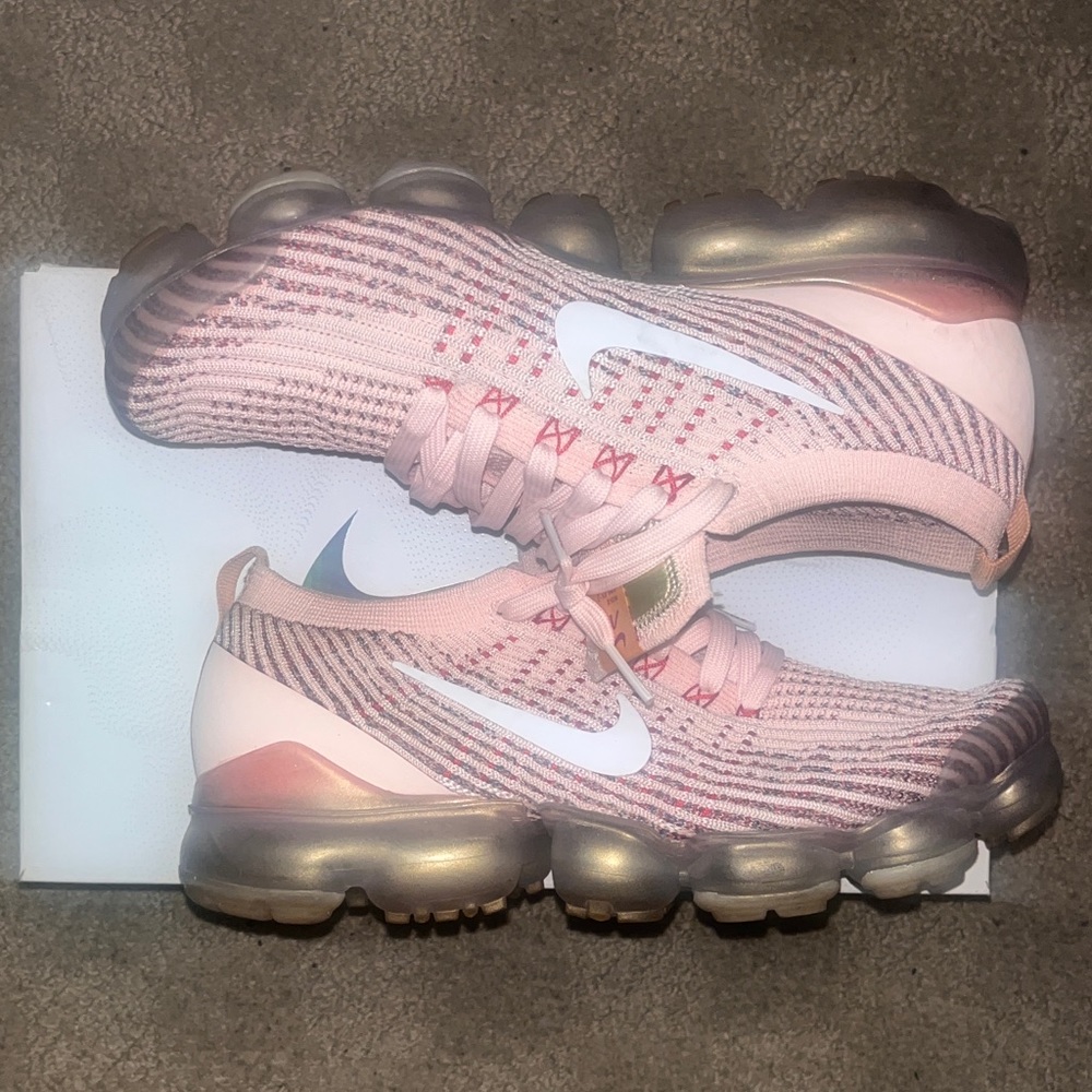 Pink NIKE Vapormax Flyknit
